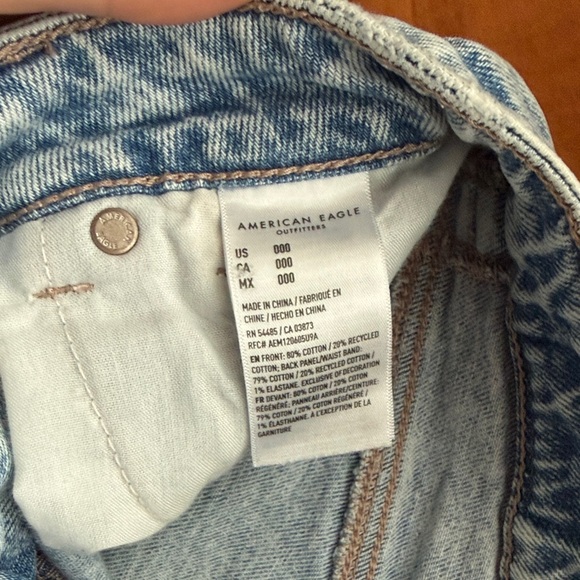 Distressed American Eagle Women Shorts - Crossover - Picture 3 of 3